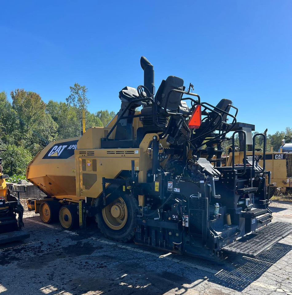 Caterpillar AP500F - Finišér: obrázek 3 Caterpillar AP500F - Finišér: obrázek 3