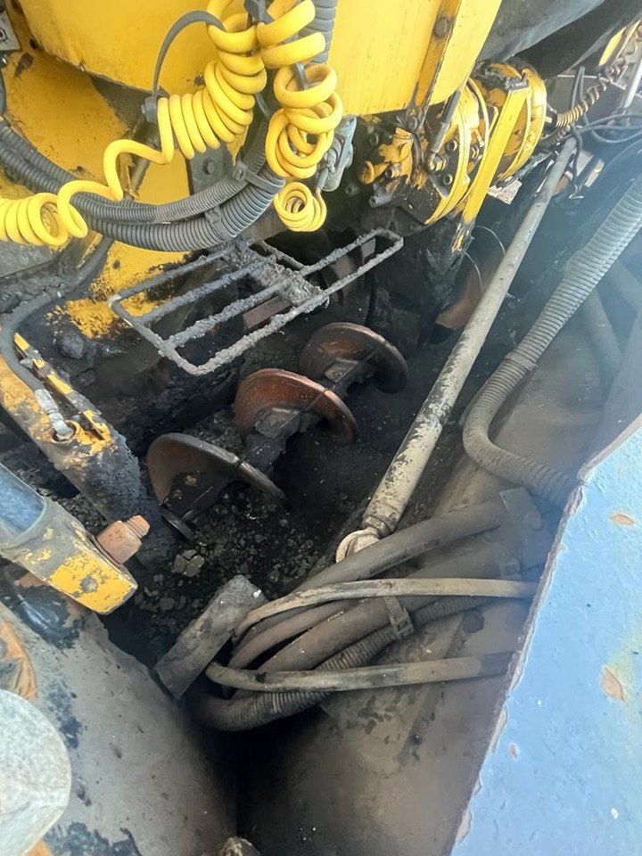 Finišér Caterpillar AP600: obrázek 6