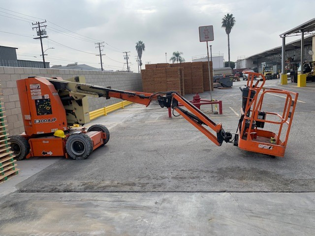 JLG E300AJP - Teleskopický kolový nakladač: obrázek 3 JLG E300AJP - Teleskopický kolový nakladač: obrázek 3