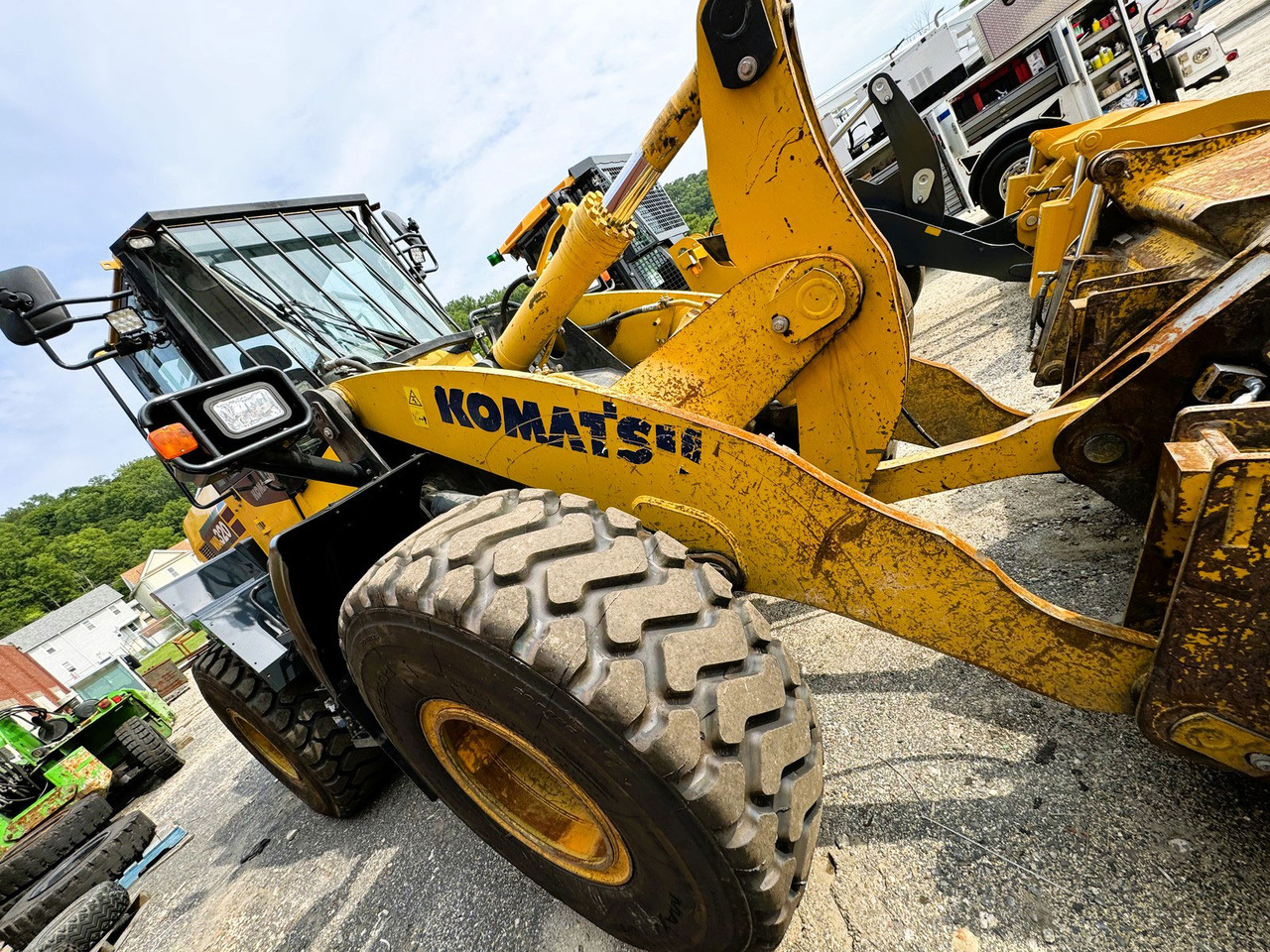 Komatsu WA320-8 - Kolový nakladač: obrázek 4 Komatsu WA320-8 - Kolový nakladač: obrázek 4