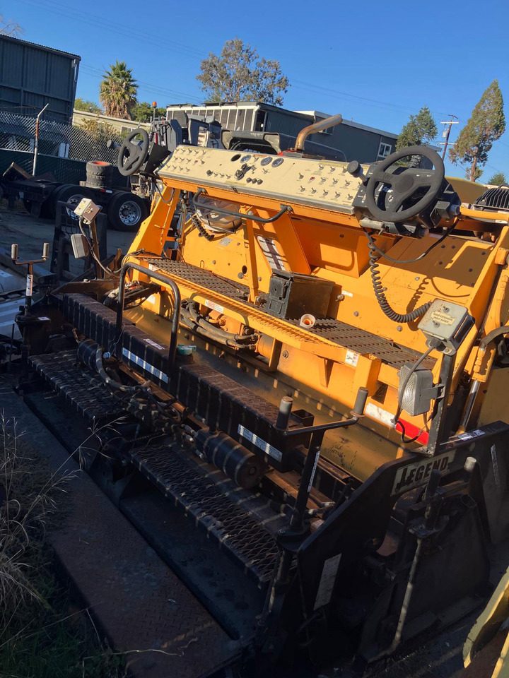 Leeboy 8515 - Finišér: obrázek 4 Leeboy 8515 - Finišér: obrázek 4