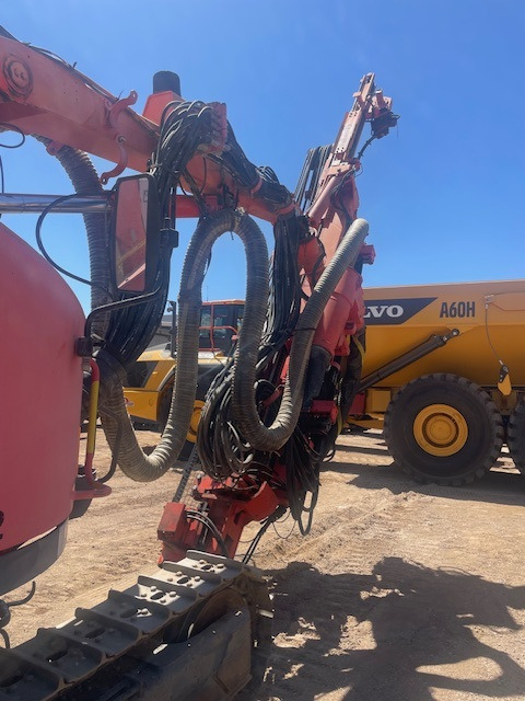 Sandvik DX800 - Vrtná souprava: obrázek 5 Sandvik DX800 - Vrtná souprava: obrázek 5