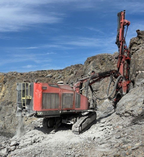 Sandvik DX800 - Vrtná souprava: obrázek 2 Sandvik DX800 - Vrtná souprava: obrázek 2