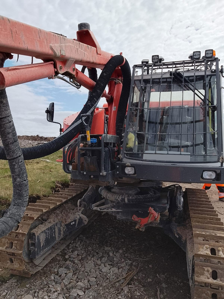 Sandvik DX800 - Vrtná souprava: obrázek 4 Sandvik DX800 - Vrtná souprava: obrázek 4