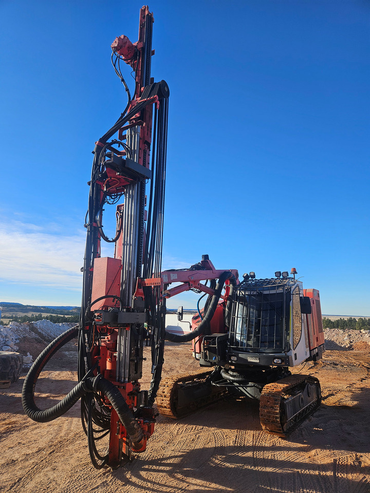 Sandvik DX800 - Vrtná souprava: obrázek 3 Sandvik DX800 - Vrtná souprava: obrázek 3