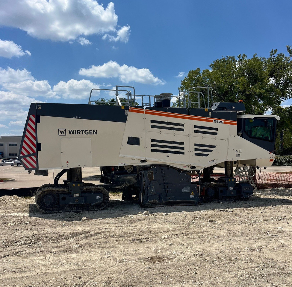 Wirtgen 220 SMI - Silniční fréza: obrázek 1 Wirtgen 220 SMI - Silniční fréza: obrázek 1