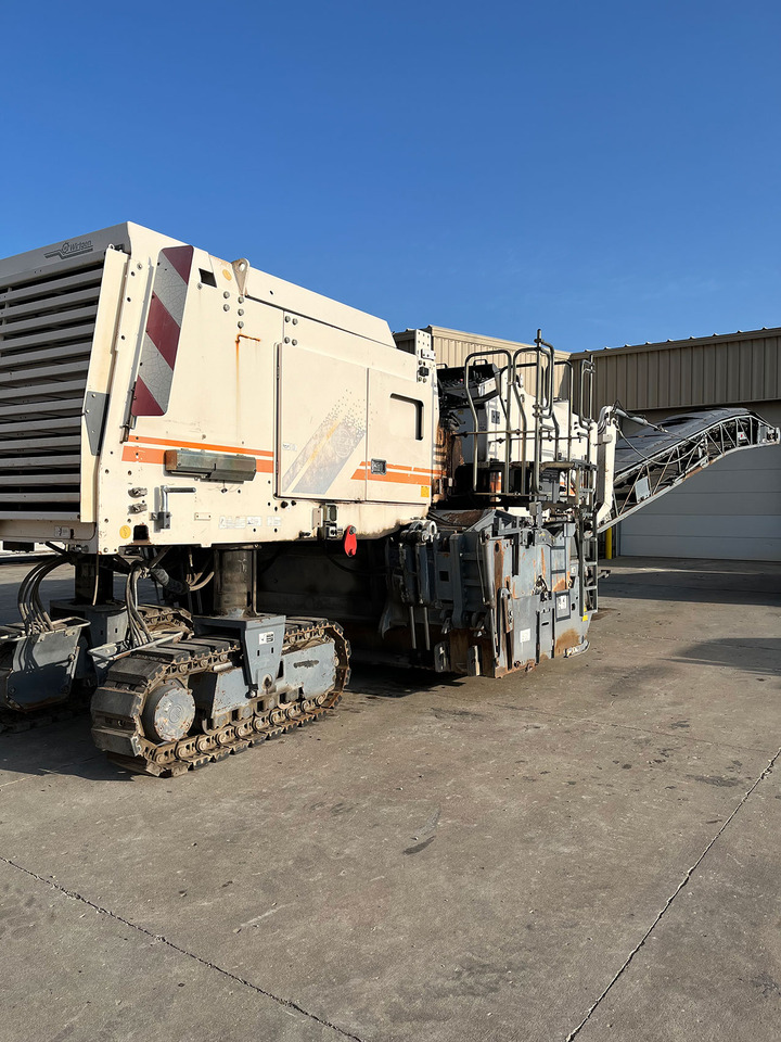 Wirtgen W 2200 - Silniční fréza: obrázek 1 Wirtgen W 2200 - Silniční fréza: obrázek 1
