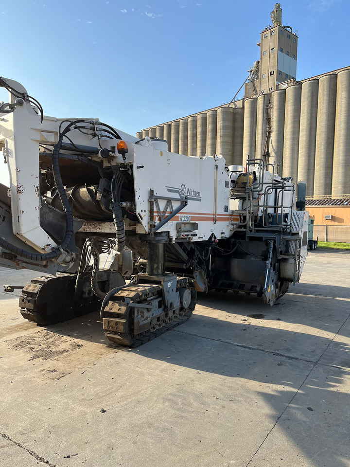 Wirtgen W 2200 - Silniční fréza: obrázek 3 Wirtgen W 2200 - Silniční fréza: obrázek 3