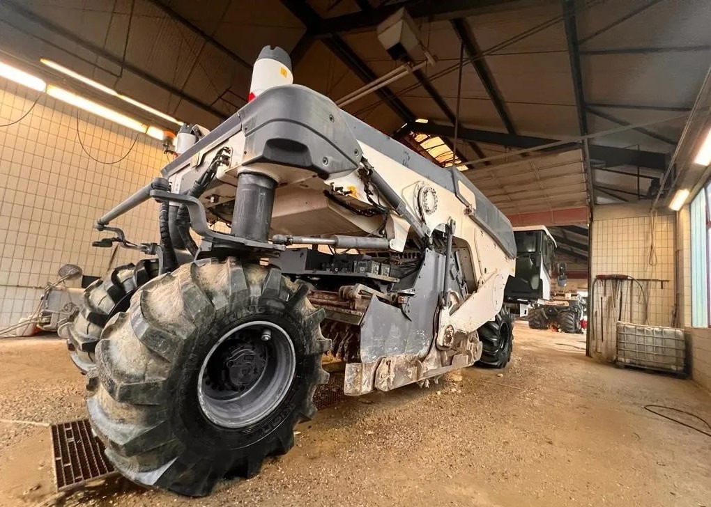Wirtgen WR 240 I - Zemní fréza: obrázek 4 Wirtgen WR 240 I - Zemní fréza: obrázek 4
