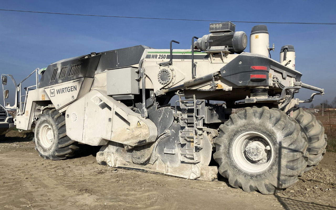 Wirtgen WR 250 I - Zemní fréza: obrázek 4 Wirtgen WR 250 I - Zemní fréza: obrázek 4