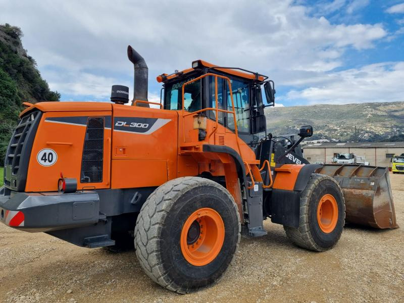 Doosan DL300 - Kolový nakladač: obrázek 2 Doosan DL300 - Kolový nakladač: obrázek 2