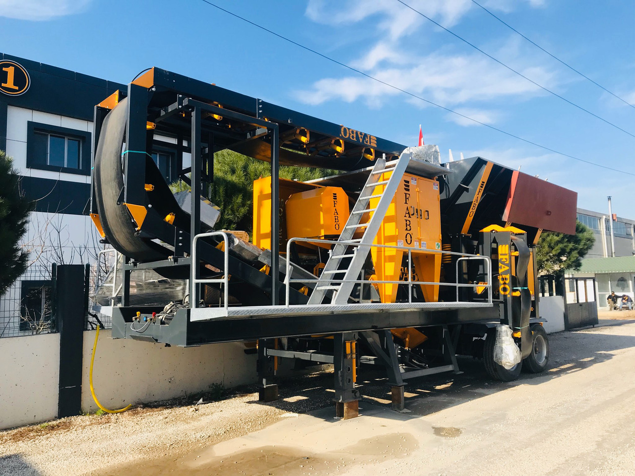 FABO Mobile crusher - Mobilní drtič: obrázek 2 FABO Mobile crusher - Mobilní drtič: obrázek 2