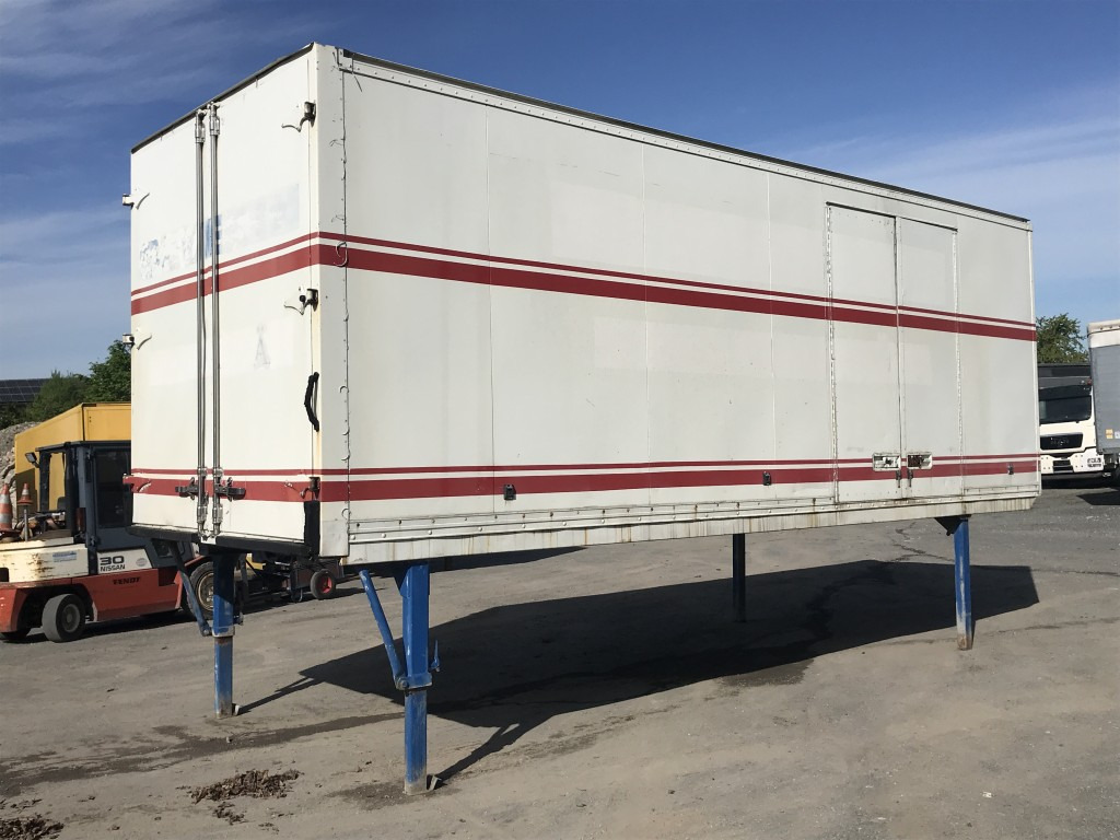 ACKERMANN-FRUEHAUF AWL - KOFFER AWL-Koffer mit Seitentür 7 m - Skříňová nástavba: obrázek 1 ACKERMANN-FRUEHAUF AWL - KOFFER AWL-Koffer mit Seitentür 7 m - Skříňová nástavba: obrázek 1