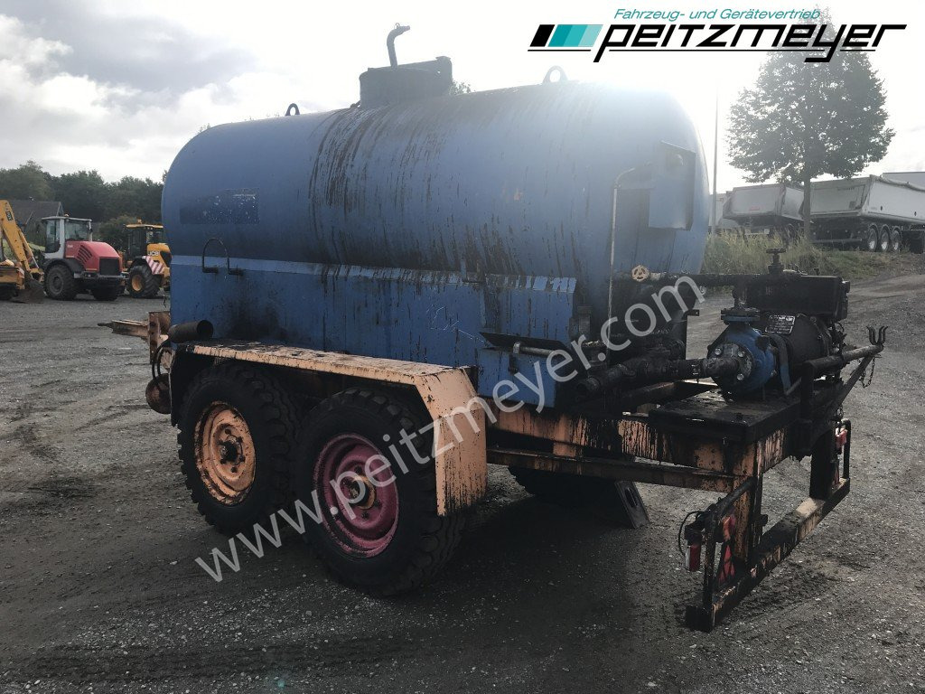 BATHE TANDEMANHÄNGER Bitum / Teerkocher 3,5 m³ Hatz Diesel-Motor 1 B 40 - Rozstřikovač živic: obrázek 2 BATHE TANDEMANHÄNGER Bitum / Teerkocher 3,5 m³ Hatz Diesel-Motor 1 B 40 - Rozstřikovač živic: obrázek 2