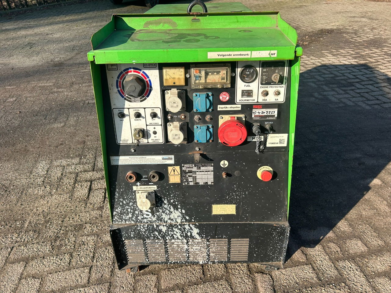 Boxer Mosa 12 kva Te huur Mosa aggregaat TS 350 X 12 kva - Jiná technika: obrázek 3 Boxer Mosa 12 kva Te huur Mosa aggregaat TS 350 X 12 kva - Jiná technika: obrázek 3