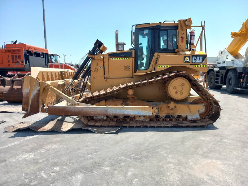Cat D6T LGP (Abu Dhabi) - Buldozer: obrázek 1 Cat D6T LGP (Abu Dhabi) - Buldozer: obrázek 1