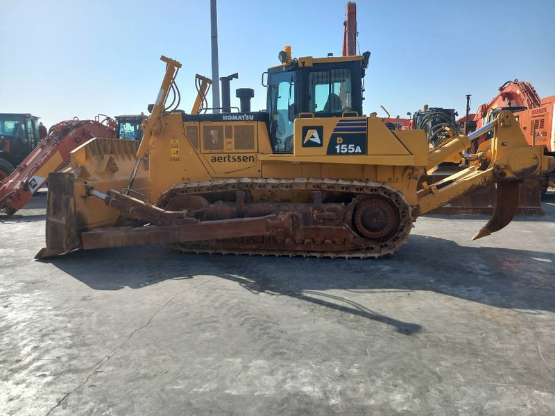 Komatsu D155-6R (4 pieces available in Abu Dhabi) - Buldozer: obrázek 1 Komatsu D155-6R (4 pieces available in Abu Dhabi) - Buldozer: obrázek 1