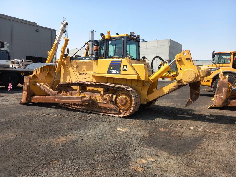 Komatsu D155A-6R (4 pieces available - Abu Dhabi) - Buldozer: obrázek 2 Komatsu D155A-6R (4 pieces available - Abu Dhabi) - Buldozer: obrázek 2