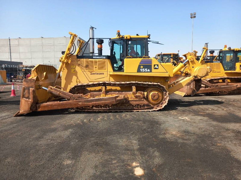Komatsu D155A-6R (4 pieces available - Abu Dhabi) - Buldozer: obrázek 1 Komatsu D155A-6R (4 pieces available - Abu Dhabi) - Buldozer: obrázek 1