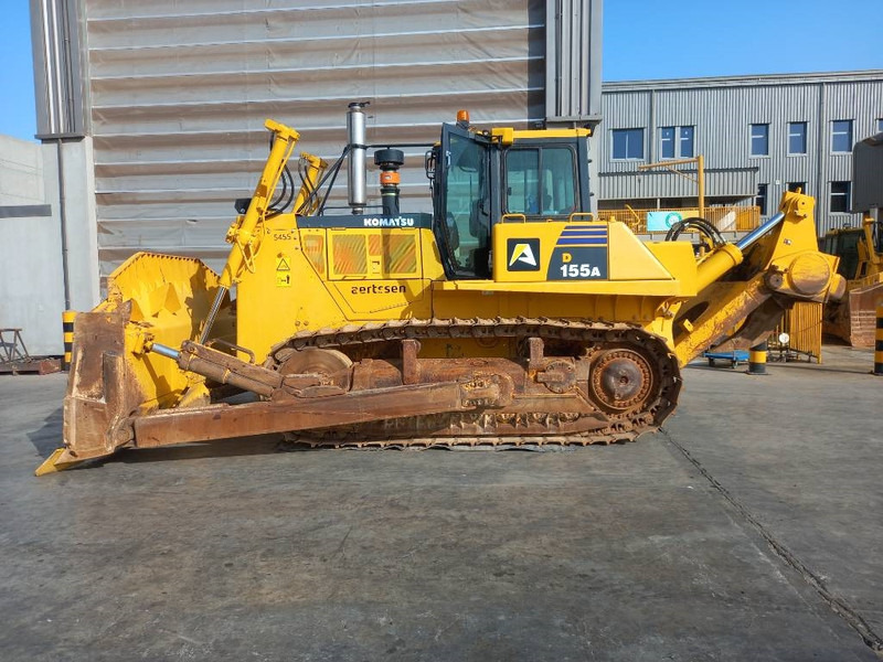 Komatsu D155A-6R (4 pieces available in Abu Dhabi) - Buldozer: obrázek 1 Komatsu D155A-6R (4 pieces available in Abu Dhabi) - Buldozer: obrázek 1