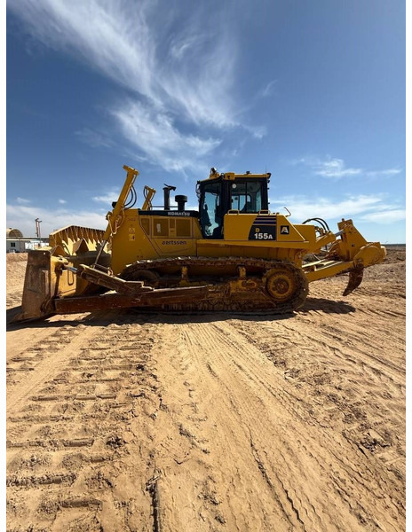 Komatsu D155A-6R (4 pieces available in Abu Dhabi) - Buldozer: obrázek 1 Komatsu D155A-6R (4 pieces available in Abu Dhabi) - Buldozer: obrázek 1