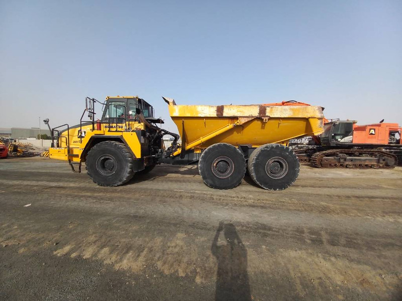 Komatsu HM400-3R (4 pcs available in Abu Dhabi) - Kloubový sklápěč: obrázek 1 Komatsu HM400-3R (4 pcs available in Abu Dhabi) - Kloubový sklápěč: obrázek 1