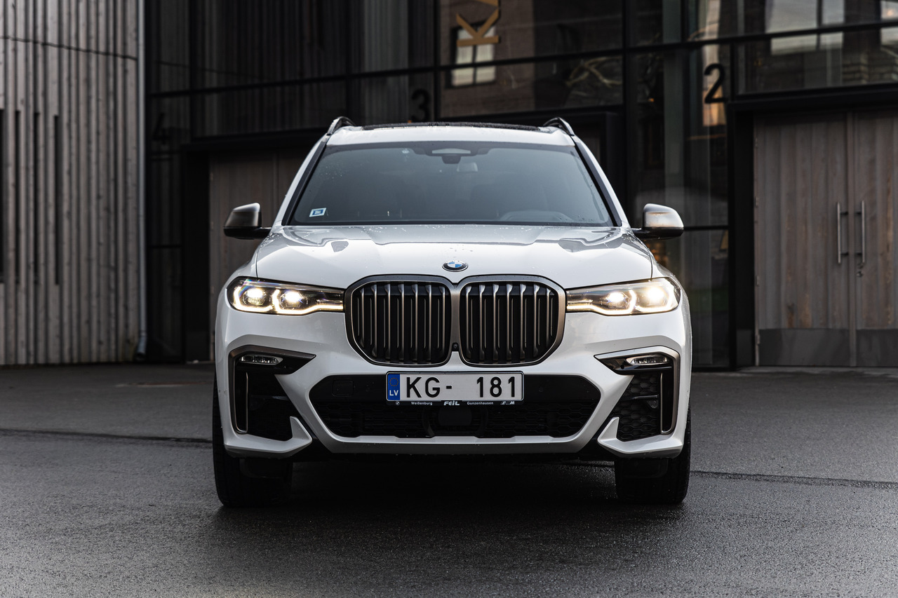 BMW X7 M50D X Drive M package, 6 seats - Osobní auto: obrázek 3 BMW X7 M50D X Drive M package, 6 seats - Osobní auto: obrázek 3