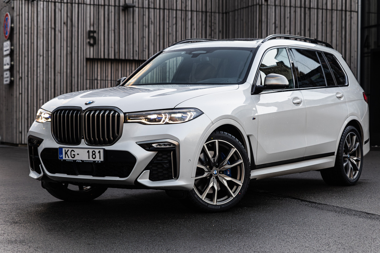 BMW X7 M50D X Drive M package, 6 seats - Osobní auto: obrázek 4 BMW X7 M50D X Drive M package, 6 seats - Osobní auto: obrázek 4