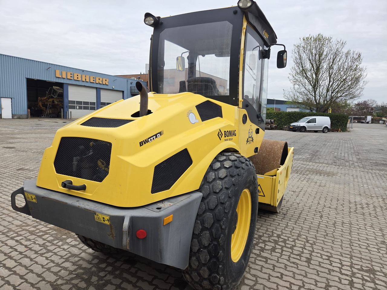 BOMAG BW177D-5 - Kompaktor: obrázek 2 BOMAG BW177D-5 - Kompaktor: obrázek 2