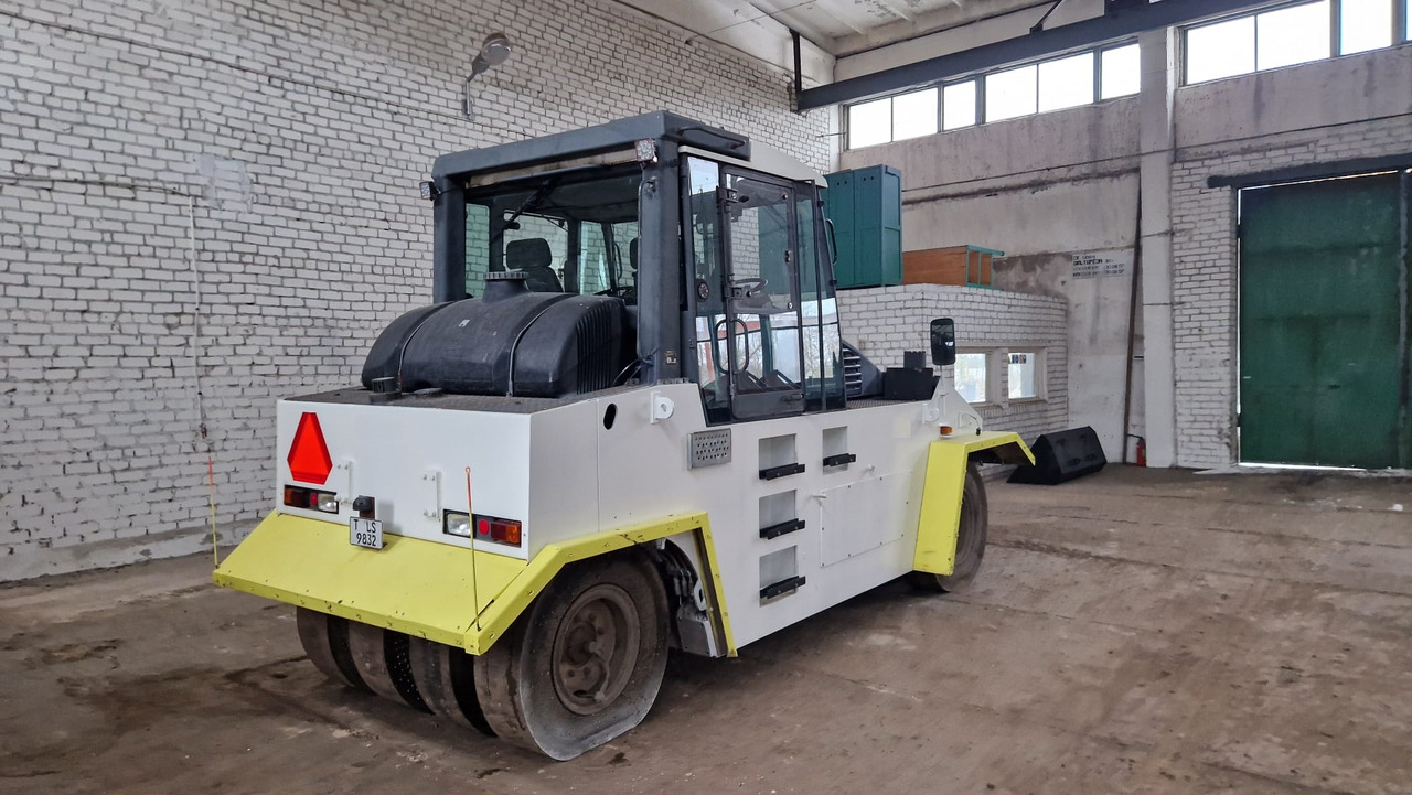 BOMAG BW24 R - Pneumatikový válec: obrázek 2 BOMAG BW24 R - Pneumatikový válec: obrázek 2