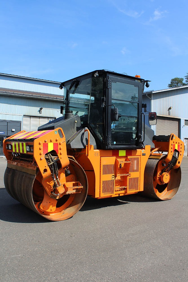 CATERPILLAR CD10 - Silniční válec: obrázek 1 CATERPILLAR CD10 - Silniční válec: obrázek 1