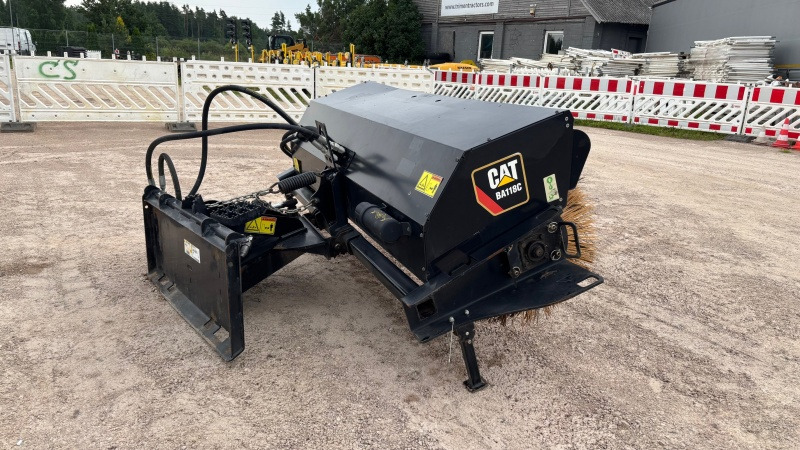 Caterpillar BA118C - Zametač pro Smykový nakladač: obrázek 1 Caterpillar BA118C - Zametač pro Smykový nakladač: obrázek 1