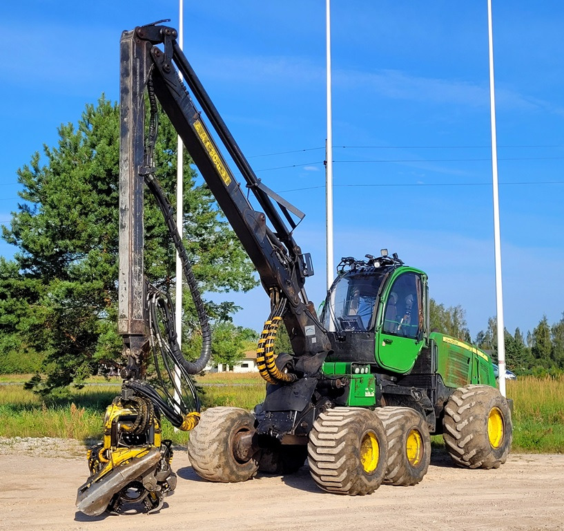 JOHN DEERE 1070 E - Harvestor: obrázek 1 JOHN DEERE 1070 E - Harvestor: obrázek 1