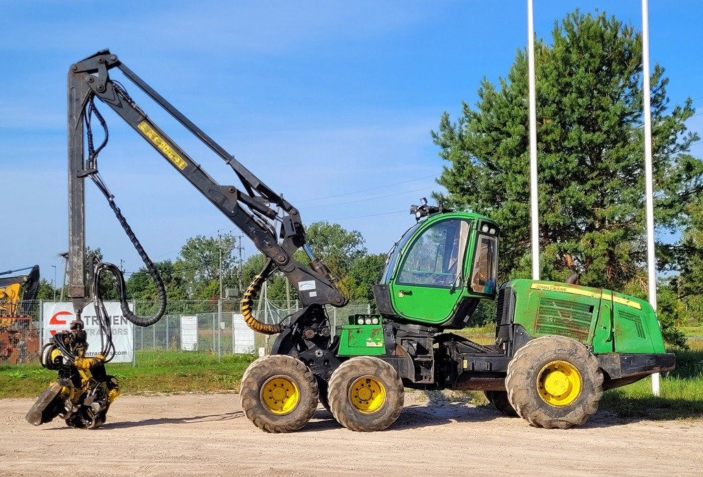 JOHN DEERE 1070 E - Harvestor: obrázek 2 JOHN DEERE 1070 E - Harvestor: obrázek 2