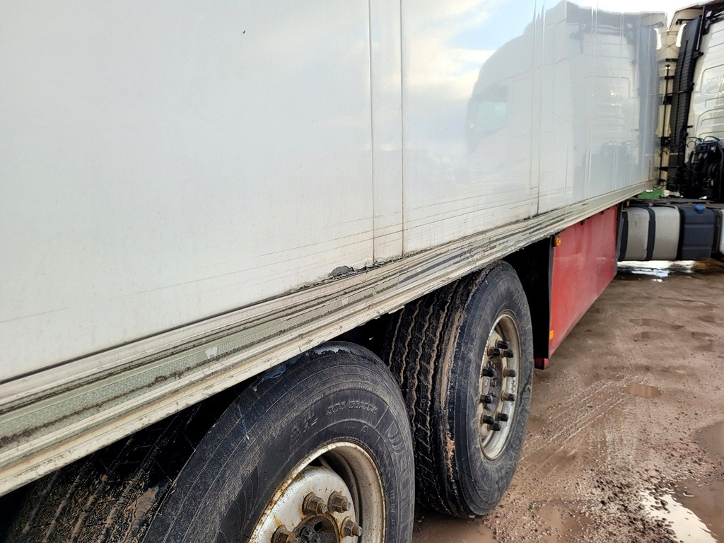 Tahač Volvo FH460 + refrigerated semi-trailer: obrázek 21