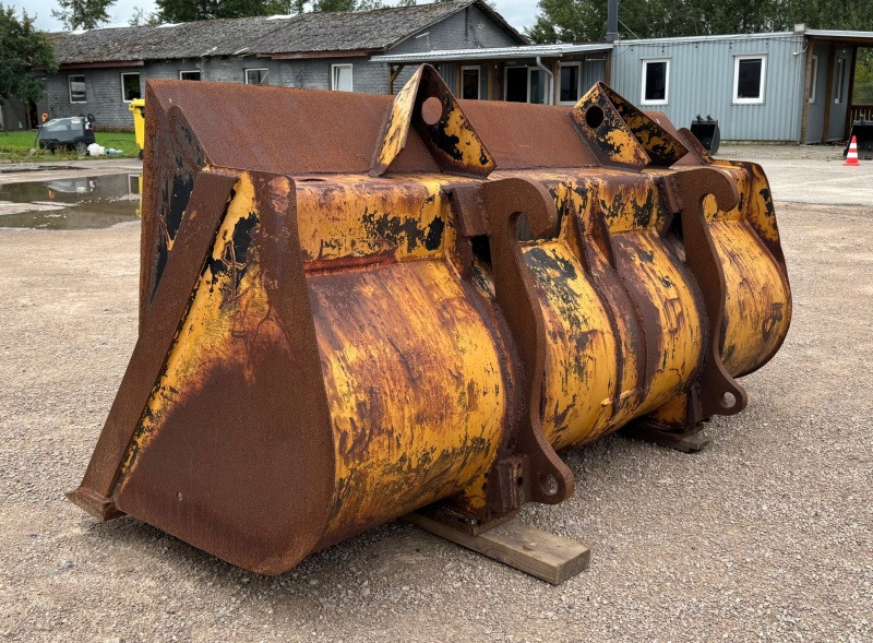 Volvo BM 2400mm - Nakládací lžíce pro Kolový nakladač: obrázek 5 Volvo BM 2400mm - Nakládací lžíce pro Kolový nakladač: obrázek 5