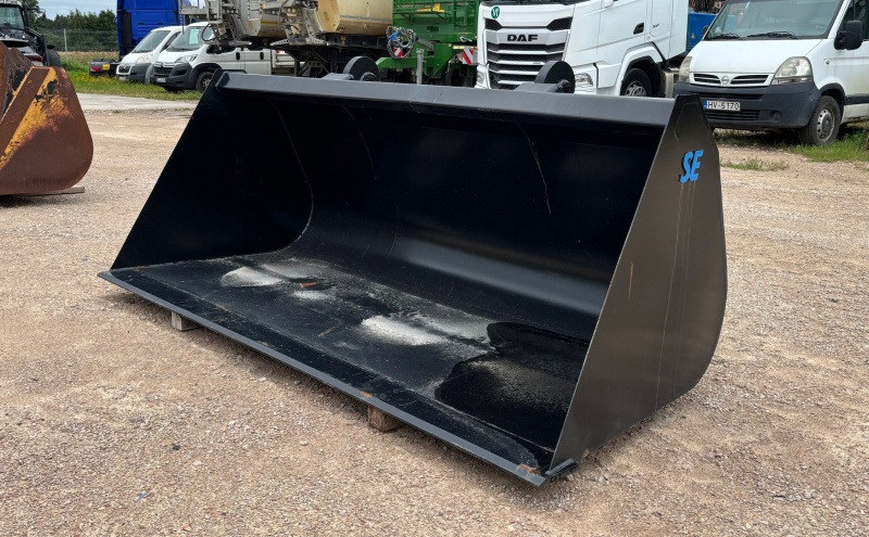 Volvo BM 2400mm - Nakládací lžíce pro Kolový nakladač: obrázek 3 Volvo BM 2400mm - Nakládací lžíce pro Kolový nakladač: obrázek 3