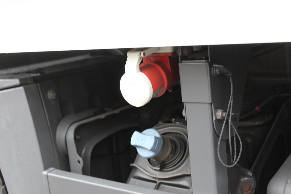 Mercedes-Benz Actros 1830 E6 TK T-1200R Multi Bi-Temp LBW AHK - Chladírenský nákladní automobil: obrázek 5 Mercedes-Benz Actros 1830 E6 TK T-1200R Multi Bi-Temp LBW AHK - Chladírenský nákladní automobil: obrázek 5