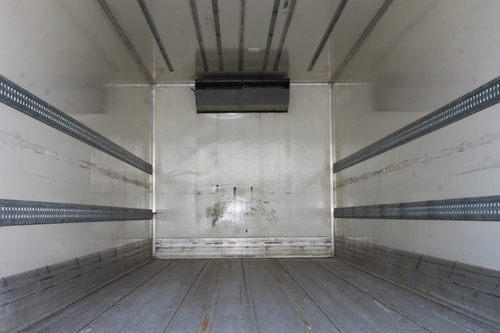 Mercedes-Benz Atego 1221 TK T-800R Tiefkühl Türen+LBW - Chladírenský nákladní automobil: obrázek 4 Mercedes-Benz Atego 1221 TK T-800R Tiefkühl Türen+LBW - Chladírenský nákladní automobil: obrázek 4