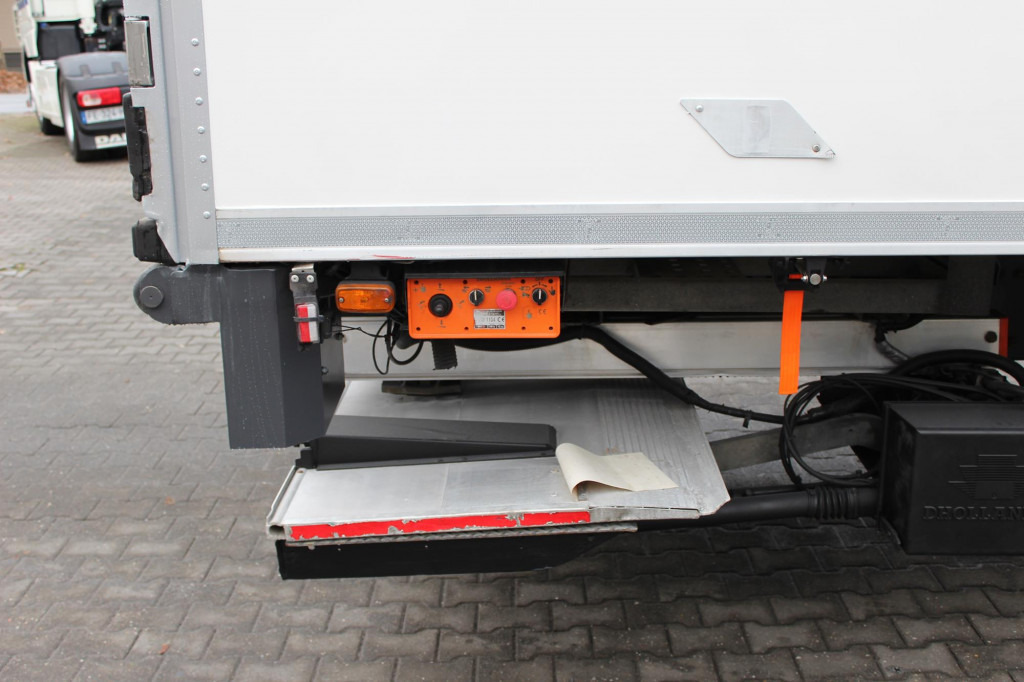 Renault D Wide E6 CS 1150Mt Bi-Temp. Tür+LBW TW Strom - Chladírenský nákladní automobil: obrázek 5 Renault D Wide E6 CS 1150Mt Bi-Temp. Tür+LBW TW Strom - Chladírenský nákladní automobil: obrázek 5