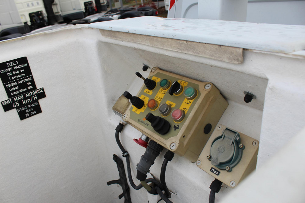 Renault Master Bühne EN100TF1 10m Klima 561h AHK - Autoplošina: obrázek 3 Renault Master Bühne EN100TF1 10m Klima 561h AHK - Autoplošina: obrázek 3