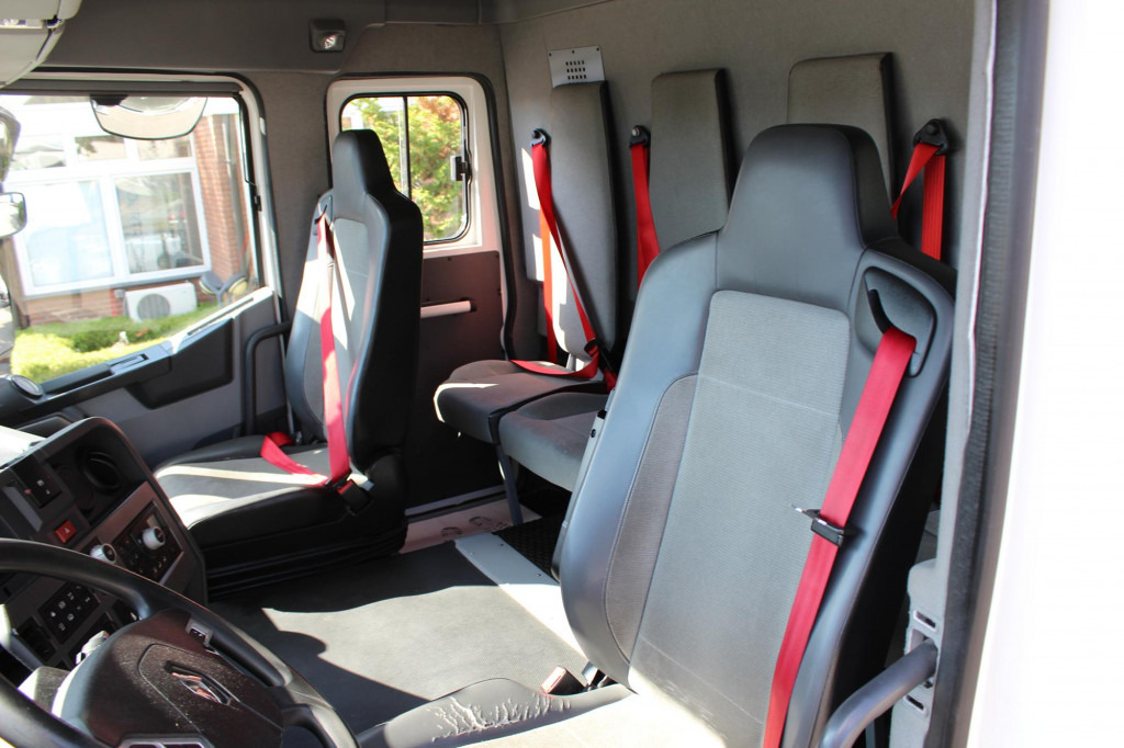 Renault T 430 E6 6 Sitze Ex- Fahrschule nur 64Tkm ! - Tahač: obrázek 5 Renault T 430 E6 6 Sitze Ex- Fahrschule nur 64Tkm ! - Tahač: obrázek 5