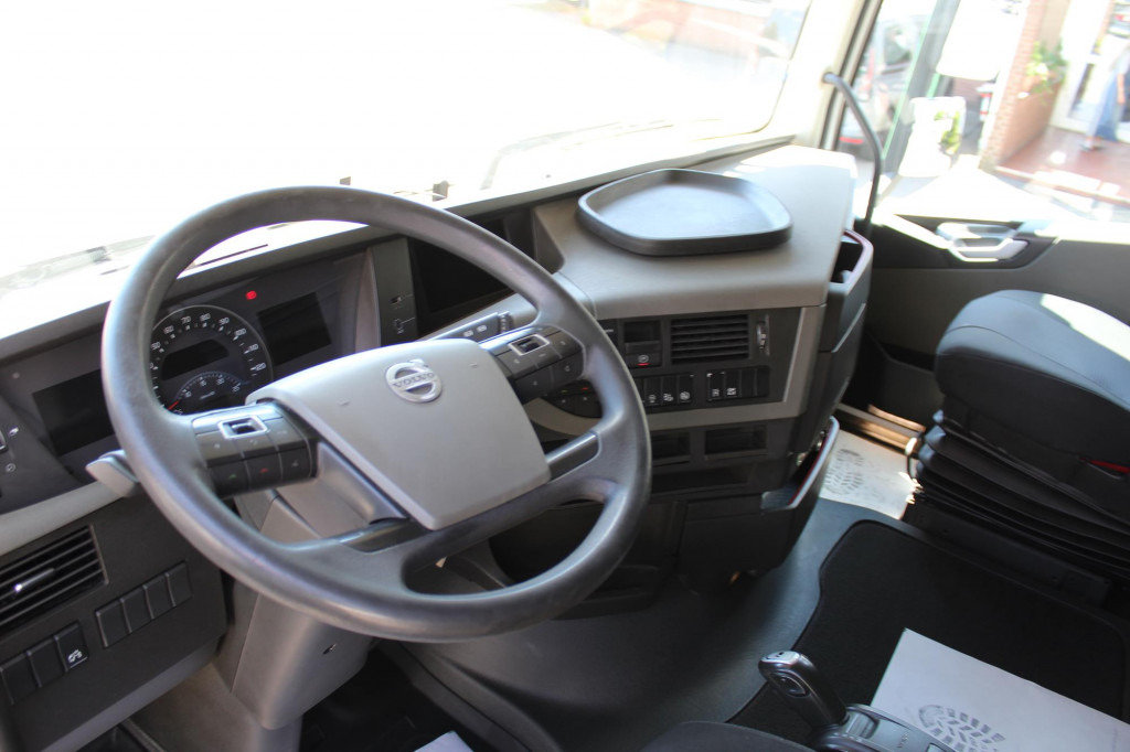 Volvo FH 460 E6 Globetrotter 2 Tanks i-Park Cool - Tahač: obrázek 4 Volvo FH 460 E6 Globetrotter 2 Tanks i-Park Cool - Tahač: obrázek 4