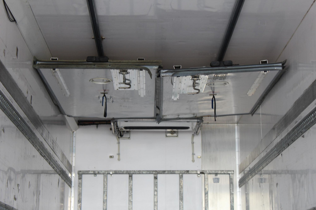 Volvo FM 420 E6 TK T-1200 Spect. Bi-Temp. Strom LBW TW - Chladírenský nákladní automobil: obrázek 3 Volvo FM 420 E6 TK T-1200 Spect. Bi-Temp. Strom LBW TW - Chladírenský nákladní automobil: obrázek 3