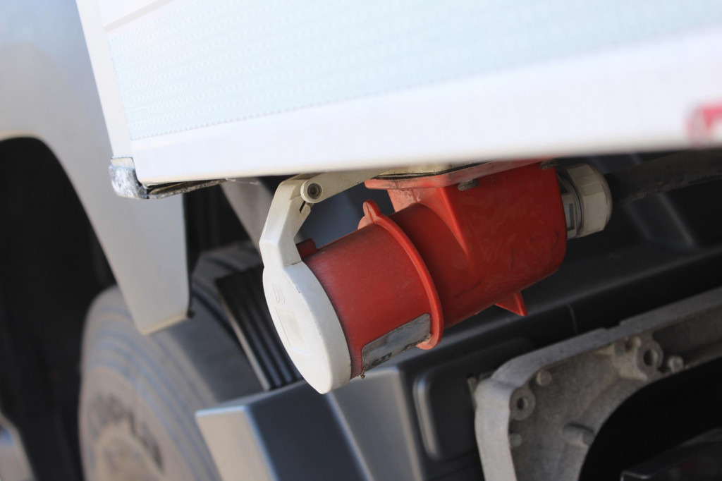 Volvo FM  420 TK T-1200R Bi-Temp Strom Türen LBW Klima leasing Volvo FM  420 TK T-1200R Bi-Temp Strom Türen LBW Klima: obrázek 6