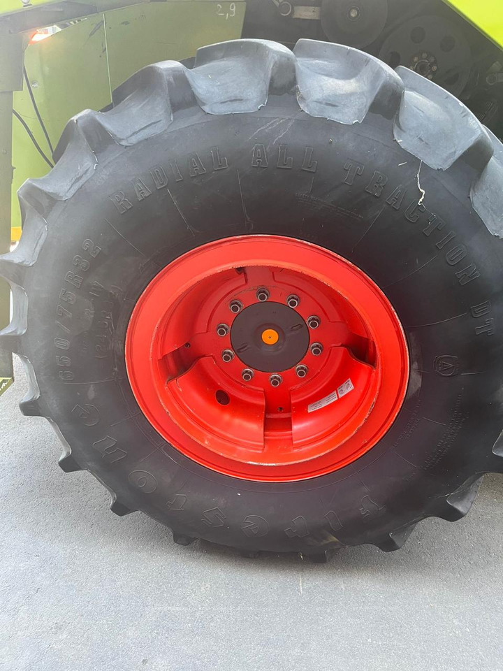 Sklízecí mlátička CLAAS Lexion verstärkte Felgen mit  650/75 R32: obrázek 9