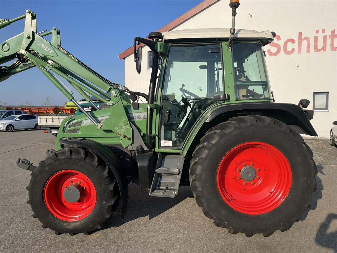Fendt 309 Ci mit Frontlader, FKH, DL, Klima, 8250Bh - Traktor: obrázek 3 Fendt 309 Ci mit Frontlader, FKH, DL, Klima, 8250Bh - Traktor: obrázek 3
