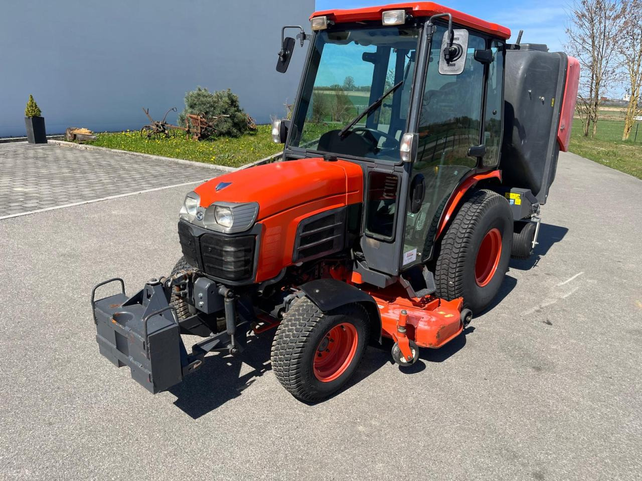 Kubota B3030 Rasenmäher inkl. Grüngutbehälter - Sekačka na trávu: obrázek 2 Kubota B3030 Rasenmäher inkl. Grüngutbehälter - Sekačka na trávu: obrázek 2