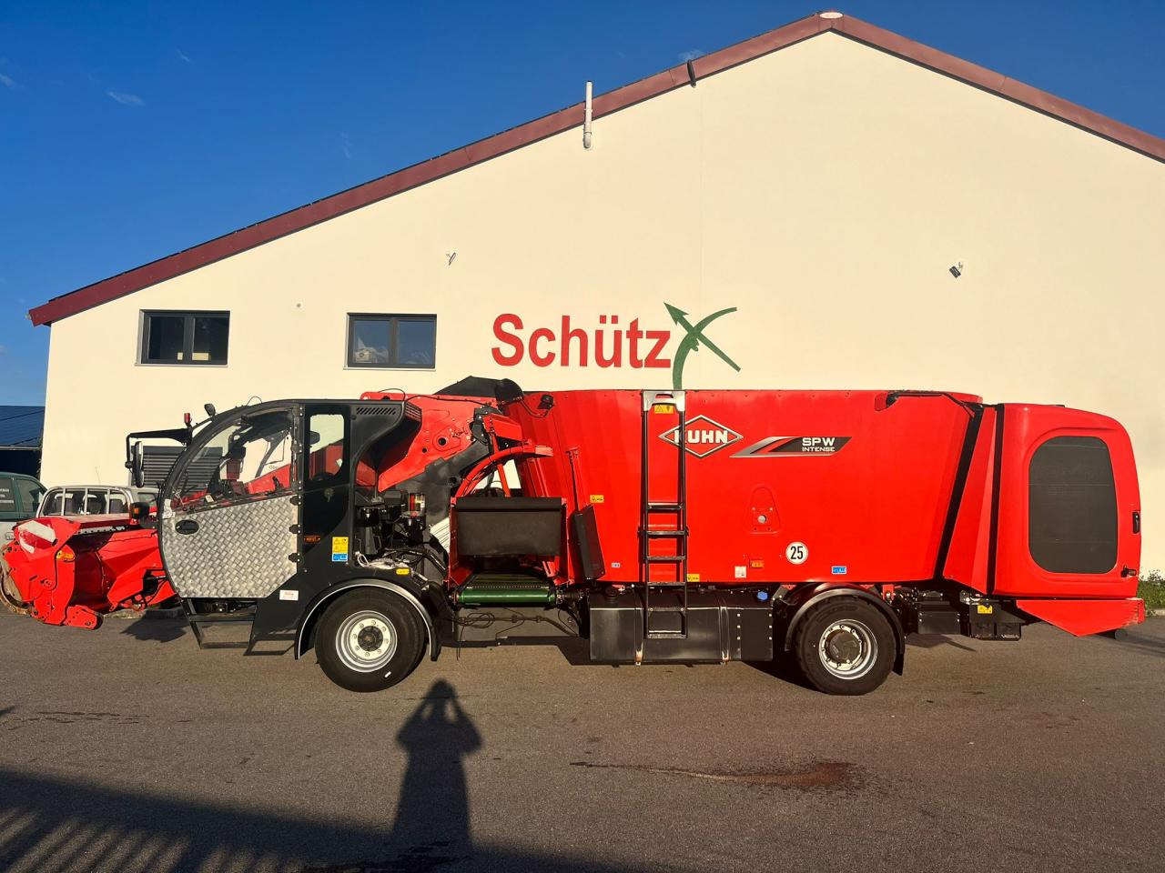 Kuhn 14.2 CS / Futtermischwagen / 2 Schnecken - Krmný míchací vůz: obrázek 2 Kuhn 14.2 CS / Futtermischwagen / 2 Schnecken - Krmný míchací vůz: obrázek 2