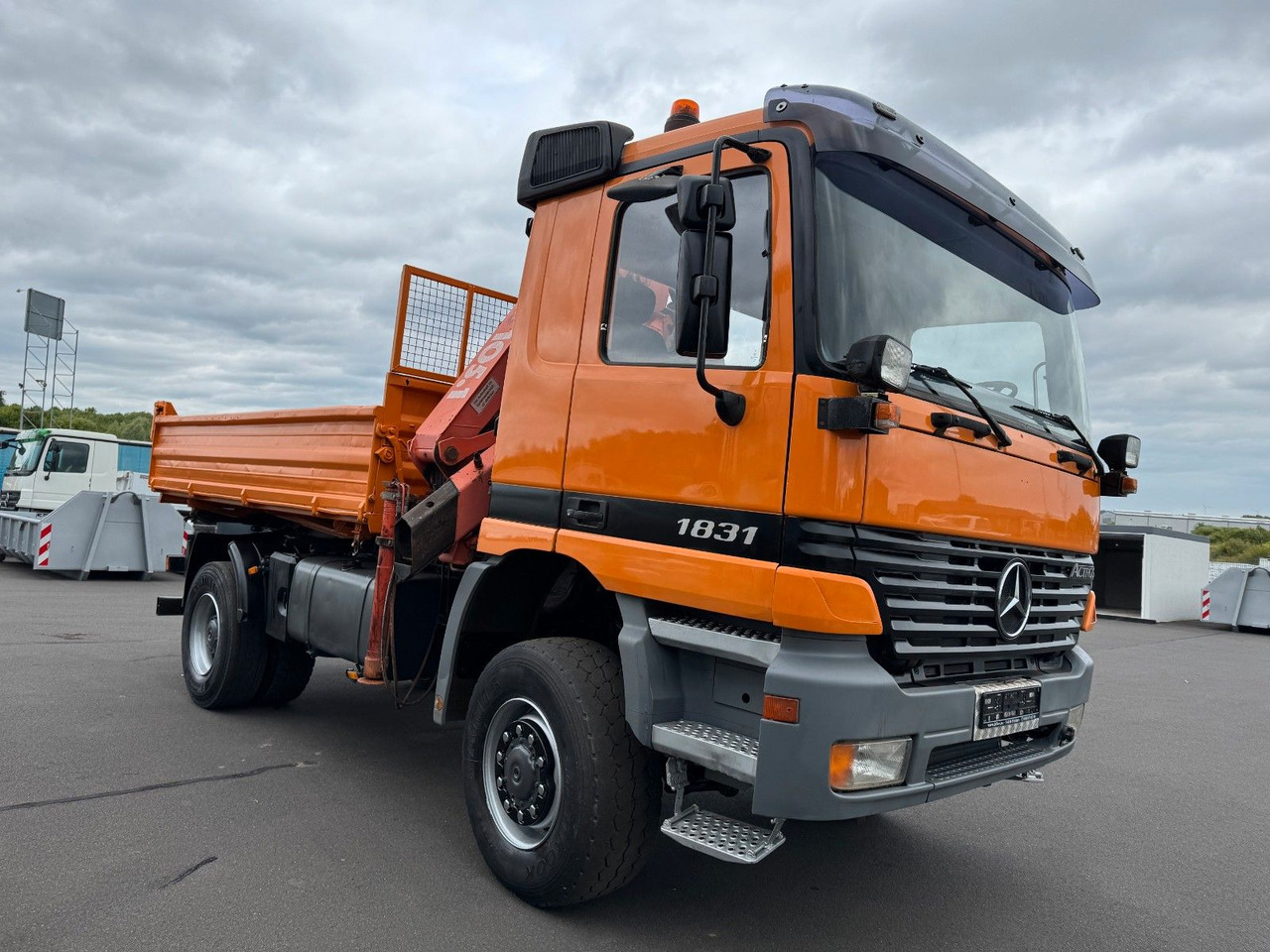 Mercedes-Benz Actros 1831 4x4 Kipper - Kran- Kupplung- Blattfe - Sklápěč, Auto s hydraulickou rukou: obrázek 5 Mercedes-Benz Actros 1831 4x4 Kipper - Kran- Kupplung- Blattfe - Sklápěč, Auto s hydraulickou rukou: obrázek 5